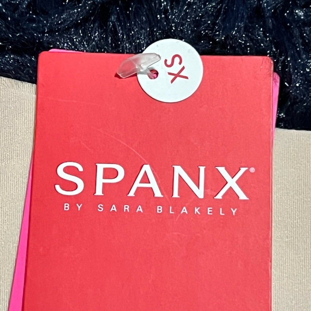 NWT Spanx Thong -XS - Picture 3 of 6
